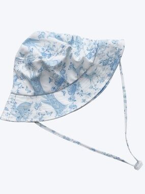 Frankie's Bikinis x Gigi Hadid Fawn Print Children's Bucket Hat in size 2T Kids